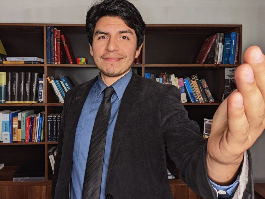 Paul Arroyo, abogado peruano colegiado responsable del servicio